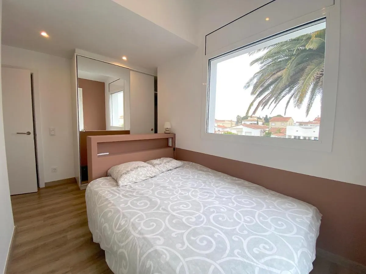Casa De Lujo Con Piscina Y Amarre Privados Ref 350 Villa Empuriabrava 0*,  Spain