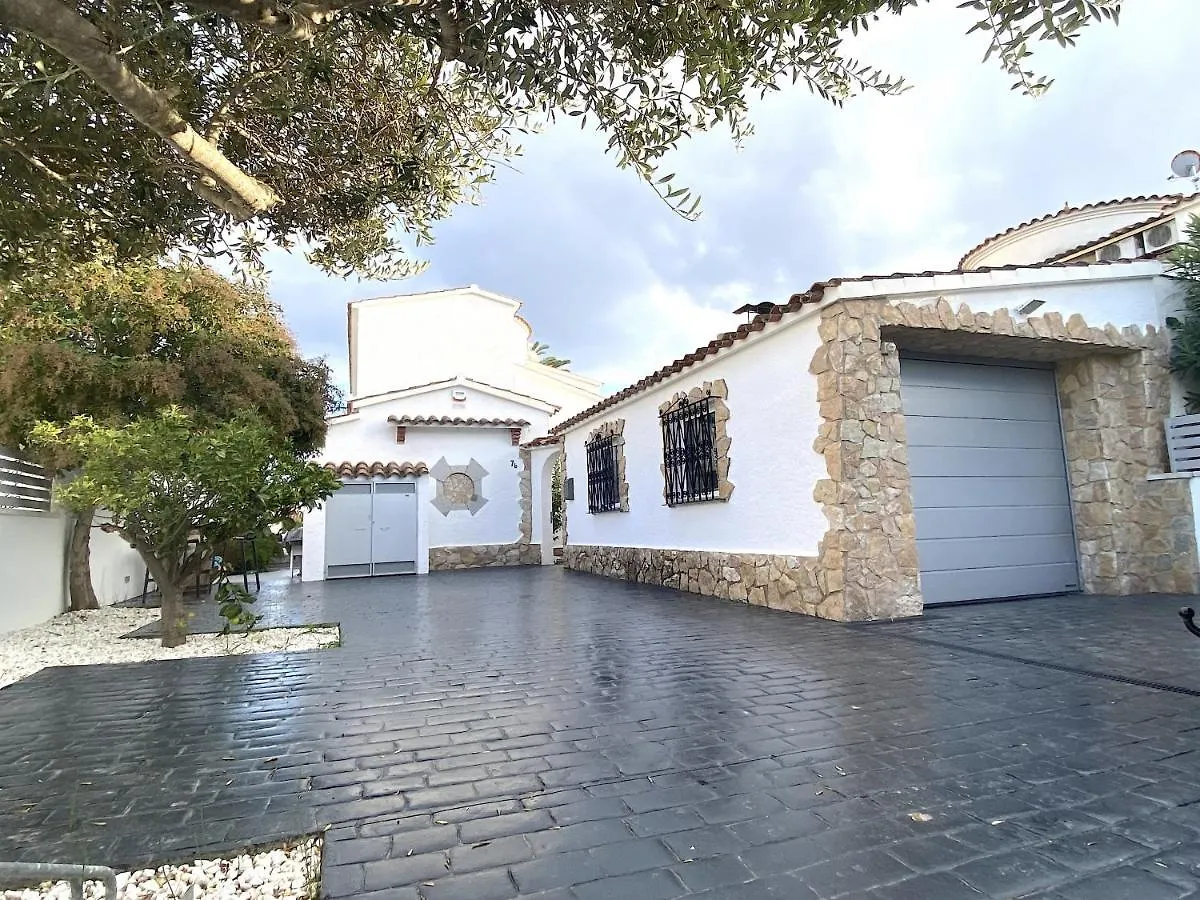 Casa De Lujo Con Piscina Y Amarre Privados Ref 350 Villa Empuriabrava Spain